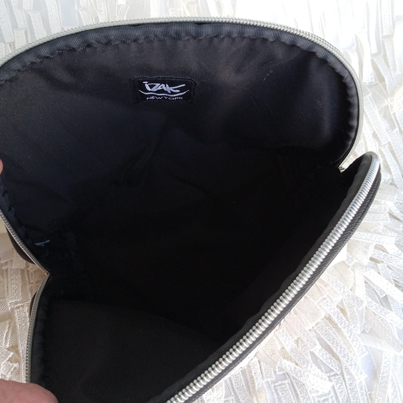Izak Zenou Cosmetic Bag - Picture 7 of 8